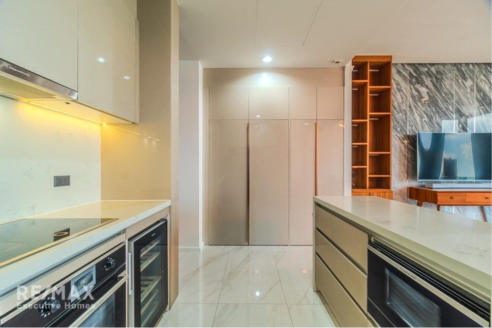 Luxury 2BR Condo for Rent at LAVIQ Sukhumvit 57 | 115sqm | 6 mins Walk to BTS Thong Lo 6