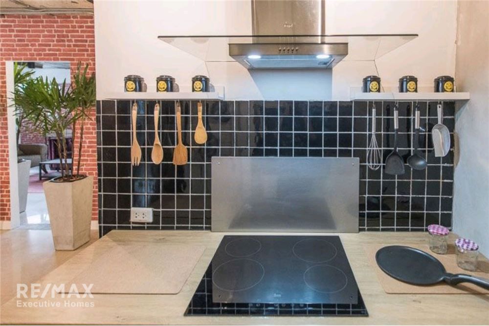 Neu renovierte Wohnung mit 2 Schlafzimmern und 2 Bädern im Beverly Tower Nana zu vermieten – 45.000 THB, 120 m², 14 Gehminuten zur BTS Nana. 4