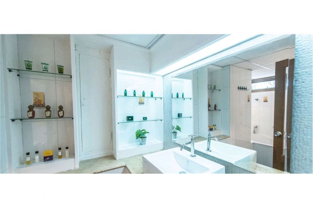 Neu renovierte Wohnung mit 2 Schlafzimmern und 2 Bädern im Beverly Tower Nana zu vermieten – 45.000 THB, 120 m², 14 Gehminuten zur BTS Nana. 8
