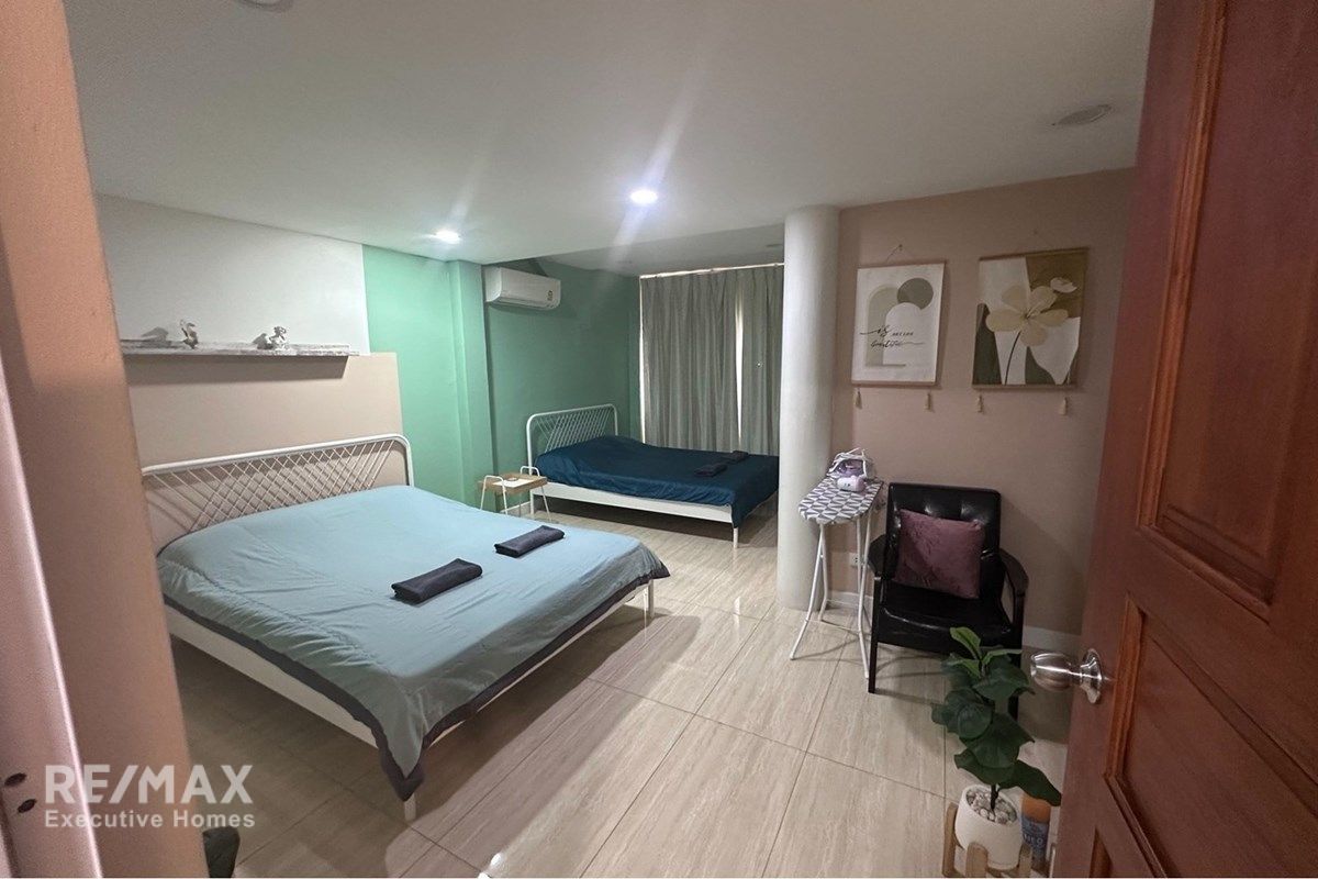 Spacious 4BR 4BA Corner Townhouse for Rent 70K | 300sqm | Airbnb Allowed | Ekkamai 3