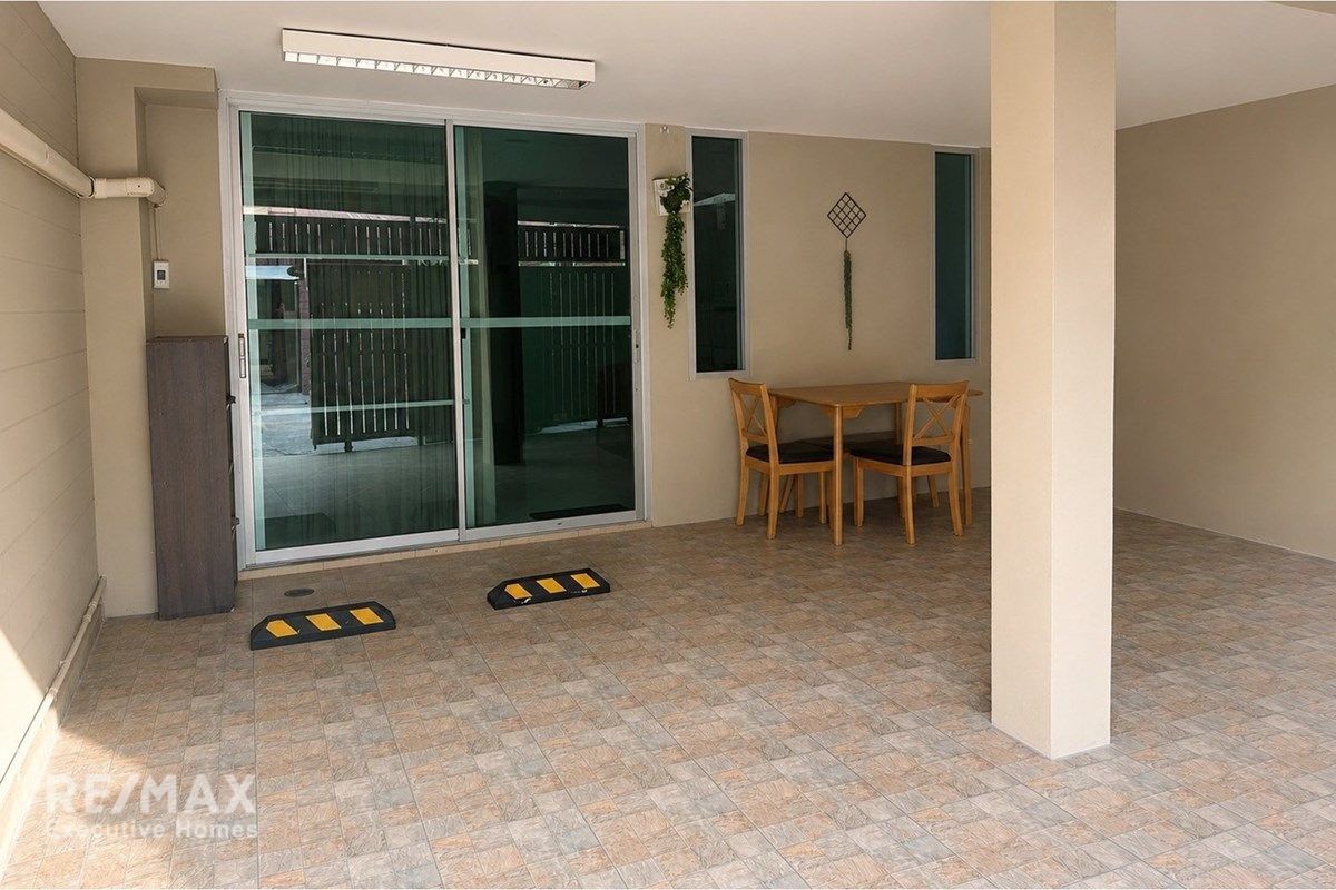 Spacious 4BR 4BA Corner Townhouse for Rent 70K | 300sqm | Airbnb Allowed | Ekkamai 7