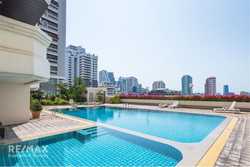 Spacious 2+1BR Condo for Rent 65K | 198sqm | 3BA | 4 Min Walk to BTS Nana 12
