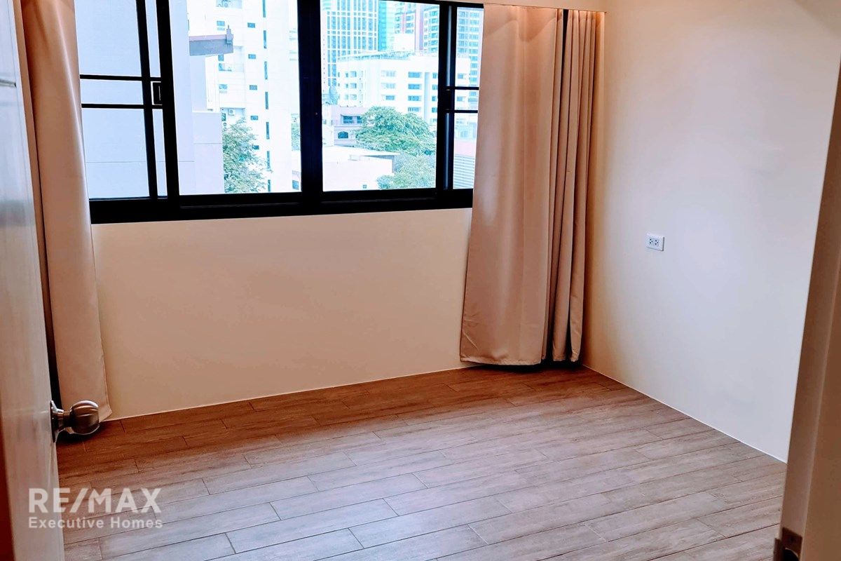 Renovated 3BR Condo for Rent at Sukhumvit 39 | 55K | 140sqm | 6th Floor | Pet-Friendly | 16 Mins Walk to BTS Phrom Phong 11
