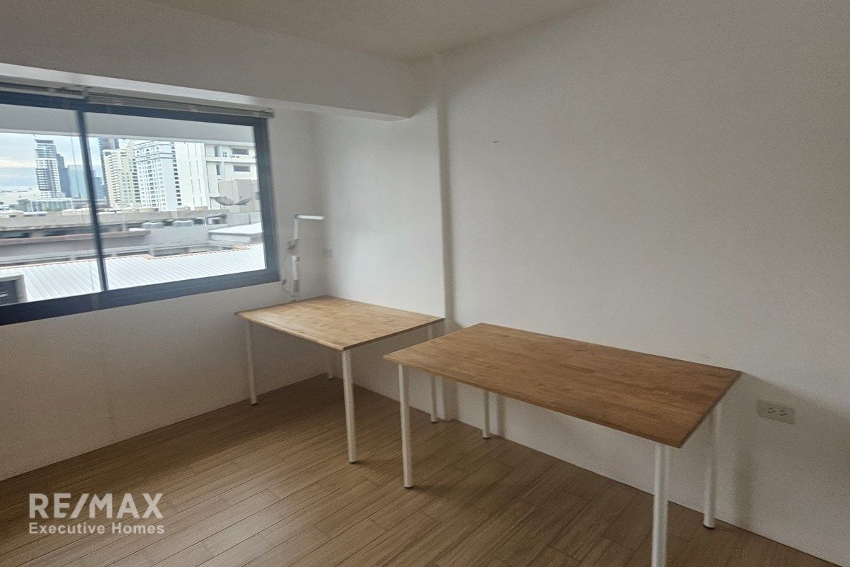Renovierte 2-Schlafzimmer-Wohnung zu vermieten | 40.000 | 73m² | Katzenfreundlich | 7. Etage in Sukhumvit 39 | 16 Gehminuten zur BTS Phrom Phong. 10