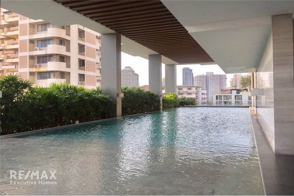 Eigentumswohnung mit 1 Schlafzimmer im Hochhaus Aequa Sukhumvit 49 – 7 Gehminuten zur BTS Thong Lo. 12