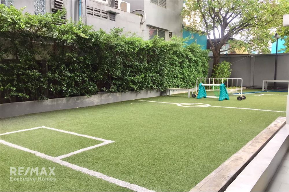 Eigentumswohnung mit 1 Schlafzimmer im Hochhaus Aequa Sukhumvit 49 – 7 Gehminuten zur BTS Thong Lo. 14