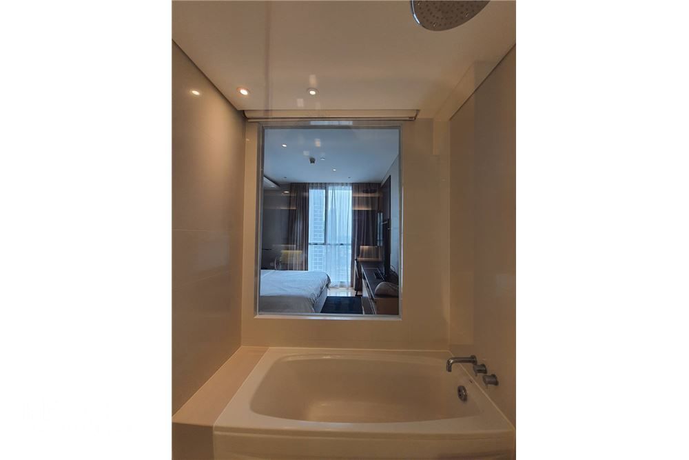 Eigentumswohnung mit 1 Schlafzimmer im Hochhaus Aequa Sukhumvit 49 – 7 Gehminuten zur BTS Thong Lo. 7