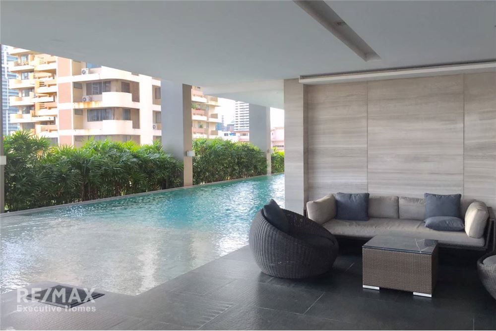 Eigentumswohnung mit 1 Schlafzimmer im Hochhaus Aequa Sukhumvit 49 – 7 Gehminuten zur BTS Thong Lo. 9