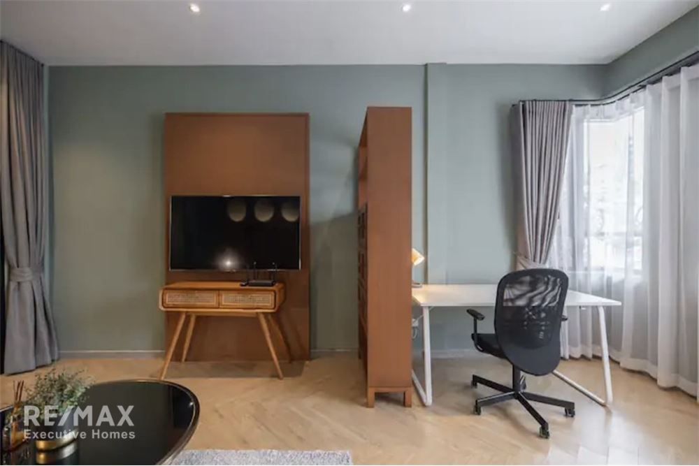 Vermieter Reihenhaus zum Verkauf in Ekkamai: 3 Schlafzimmer, 3 Bäder, 250 m² Wohnfläche. 13