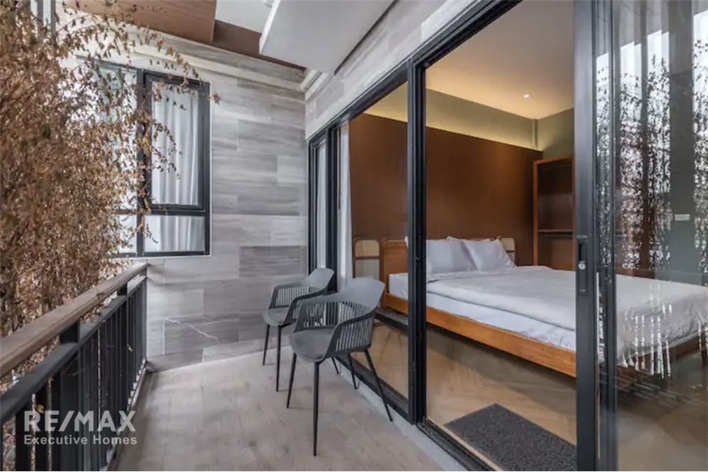 Vermieter Reihenhaus zum Verkauf in Ekkamai: 3 Schlafzimmer, 3 Bäder, 250 m² Wohnfläche. 14
