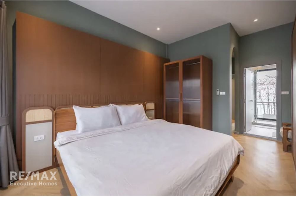 Vermieter Reihenhaus zum Verkauf in Ekkamai: 3 Schlafzimmer, 3 Bäder, 250 m² Wohnfläche. 17