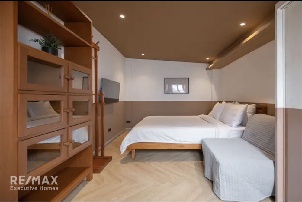 Vermieter Reihenhaus zum Verkauf in Ekkamai: 3 Schlafzimmer, 3 Bäder, 250 m² Wohnfläche. 21