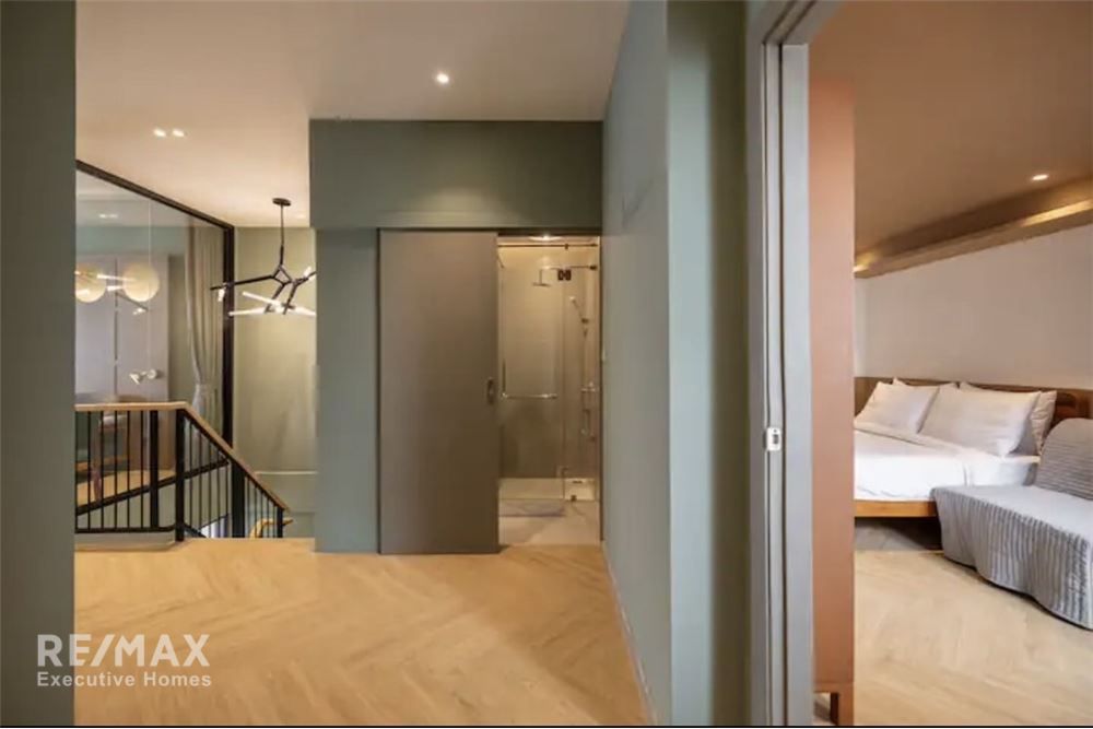 Vermieter Reihenhaus zum Verkauf in Ekkamai: 3 Schlafzimmer, 3 Bäder, 250 m² Wohnfläche. 23