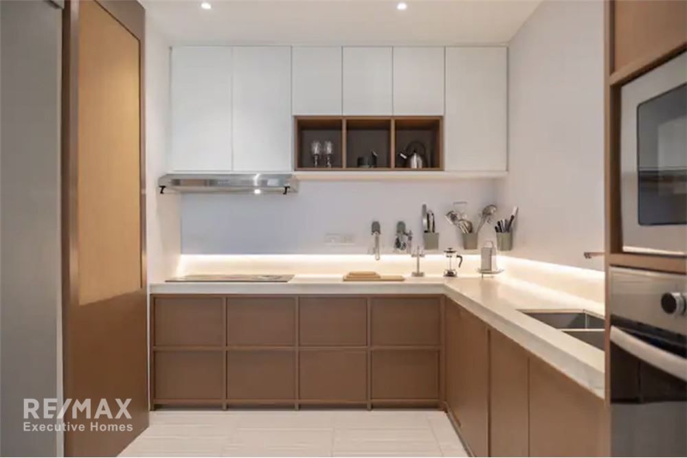 Vermieter Reihenhaus zum Verkauf in Ekkamai: 3 Schlafzimmer, 3 Bäder, 250 m² Wohnfläche. 26