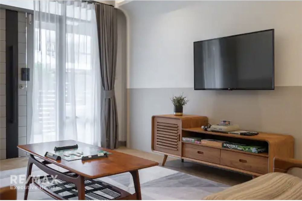 Vermieter Reihenhaus zum Verkauf in Ekkamai: 3 Schlafzimmer, 3 Bäder, 250 m² Wohnfläche. 6