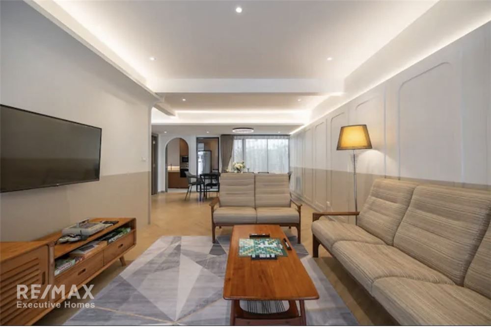 Vermieter Reihenhaus zum Verkauf in Ekkamai: 3 Schlafzimmer, 3 Bäder, 250 m² Wohnfläche. 8