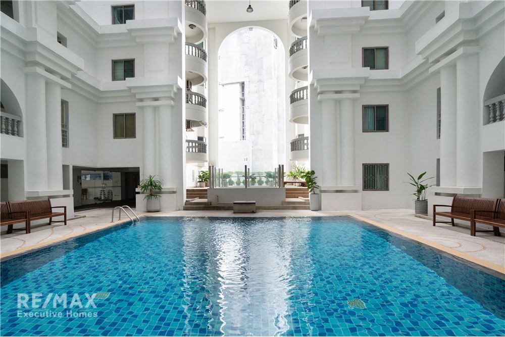 Renovated 4BR Condo for Rent - 265sqm, 5BA + Maid, 15th Fl, Sukhumvit 39, 9 mins to BTS Phrom Phong 10