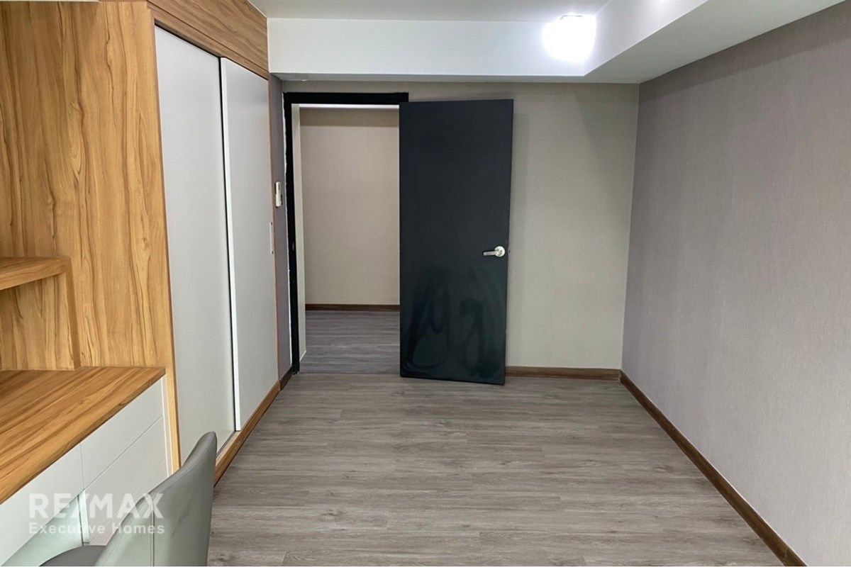 Renovated 4BR Condo for Rent - 265sqm, 5BA + Maid, 15th Fl, Sukhumvit 39, 9 mins to BTS Phrom Phong 7