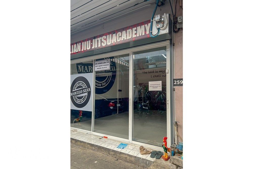 3 Story Townhouse for Sale in Sukhumvit 22 - Steps from EmSphere 3
