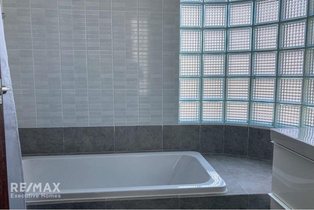 Spacious 3BR Family Suite for Rent in Sukhumvit 49 - 280sqm, Pet-Friendly, 130K 17