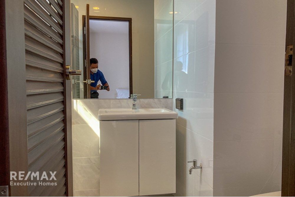Spacious 3BR Family Suite for Rent in Sukhumvit 49 - 280sqm, Pet-Friendly, 130K 24