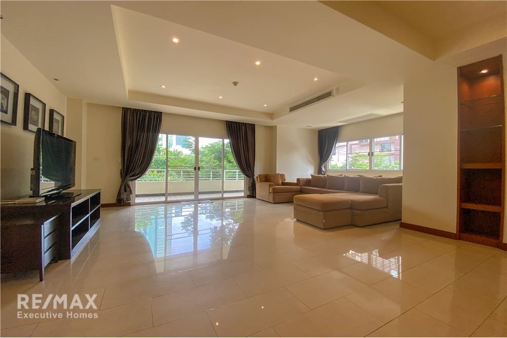 Pet-Friendly 3 Bed 3 Bath Condo for Rent in Sathorn Area 1