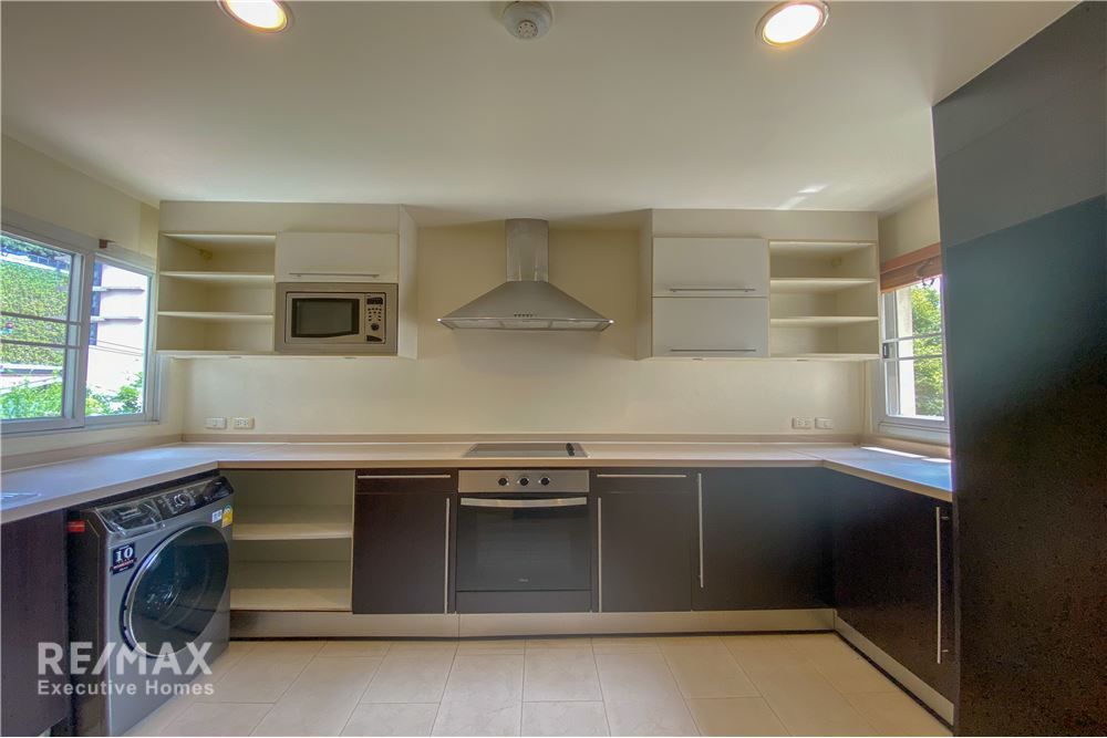 Pet-Friendly 3 Bed 3 Bath Condo for Rent in Sathorn Area 3