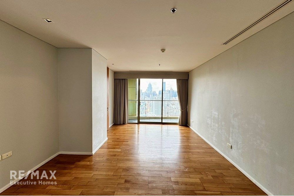 3BR 3BA Condo with Lake View for Rent at The Lakes Sukhumvit 16 - 120K - 5 Mins Walk to BTS Asok 11