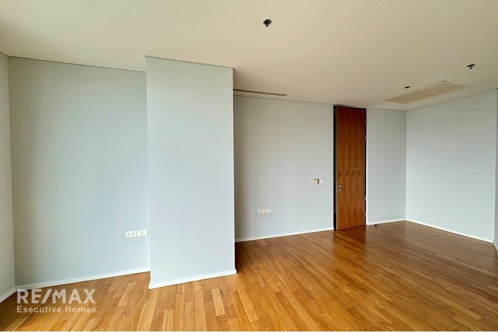 3BR 3BA Condo with Lake View for Rent at The Lakes Sukhumvit 16 - 120K - 5 Mins Walk to BTS Asok 12