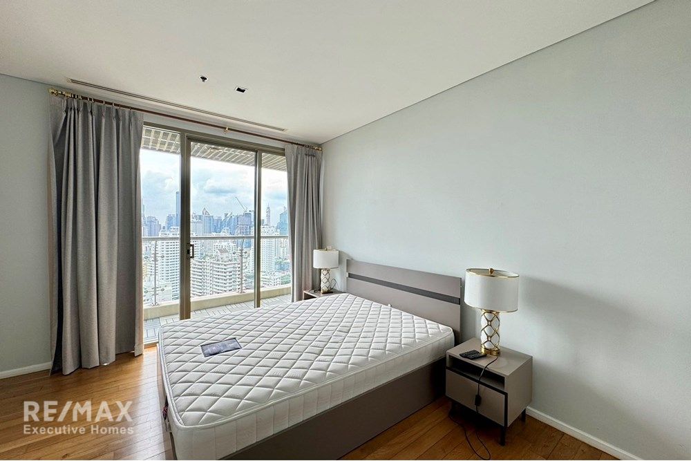 3BR 3BA Condo with Lake View for Rent at The Lakes Sukhumvit 16 - 120K - 5 Mins Walk to BTS Asok 7
