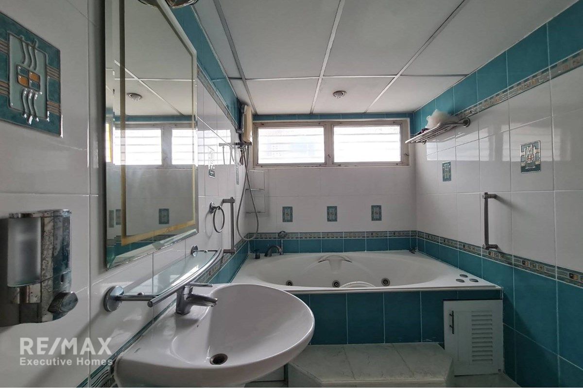3BR 3BA Pet-Friendly Condo for Sale in Grand Ville House 2, 6 Mins Walk to BTS Asok 13