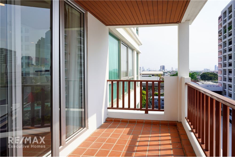Renovated 4BR 4BA Condo with Maid's Room for Rent in Pet-Friendly Sathorn - 275sqm at 130K 12
