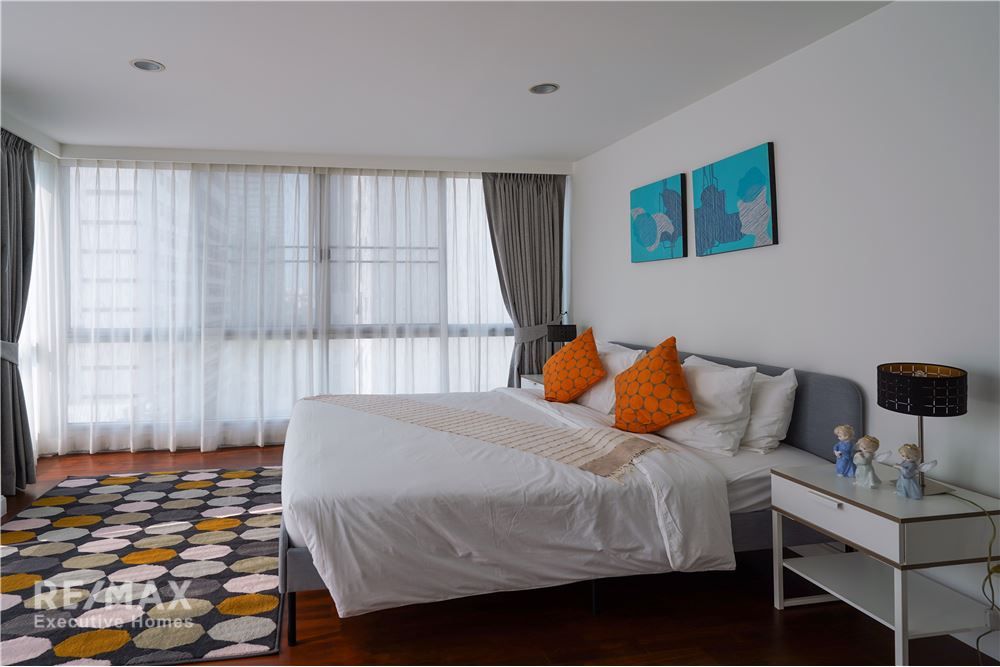Renovated 4BR 4BA Condo with Maid's Room for Rent in Pet-Friendly Sathorn - 275sqm at 130K 14