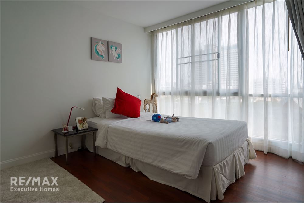 Renovated 4BR 4BA Condo with Maid's Room for Rent in Pet-Friendly Sathorn - 275sqm at 130K 20