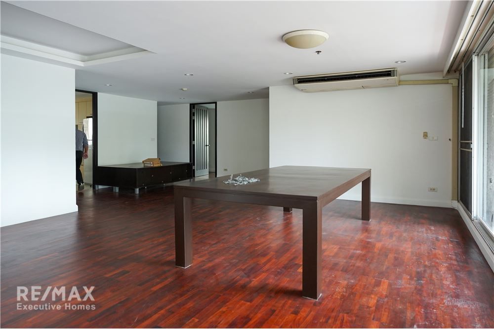 Renovated 4BR 4BA Condo with Maid's Room for Rent in Pet-Friendly Sathorn - 275sqm at 130K 28