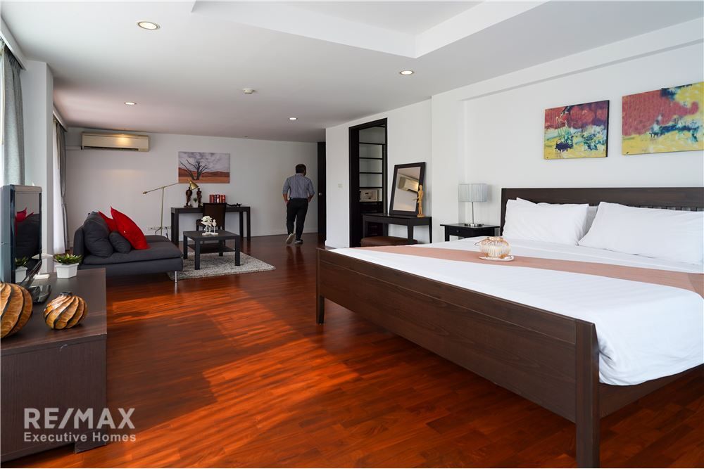 Renovated 4BR 4BA Condo with Maid's Room for Rent in Pet-Friendly Sathorn - 275sqm at 130K 8