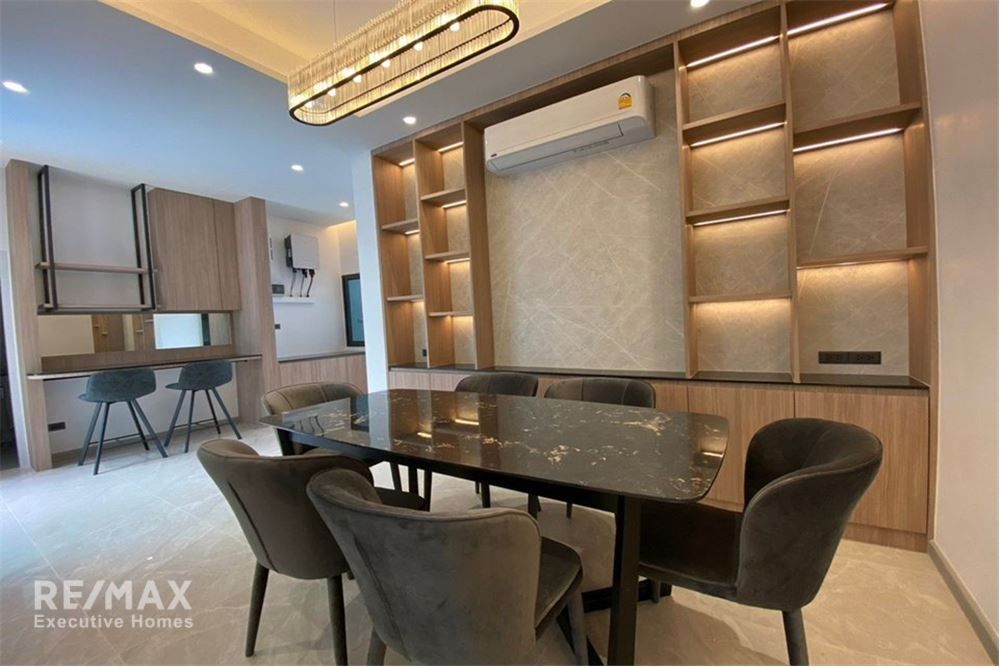Luxurious 4BR 3-Story Detached House with Private Pool in St. Andrews for Rent at 150K 4