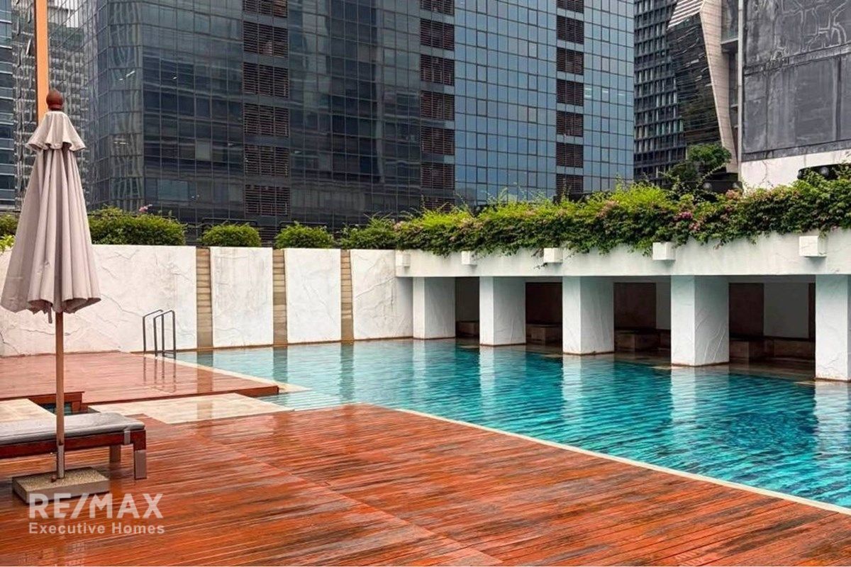 3BR Condo for Rent at Athenee Residence - 197sqm, 34th Floor, 4 Mins Walk to BTS Phloen Chit 10