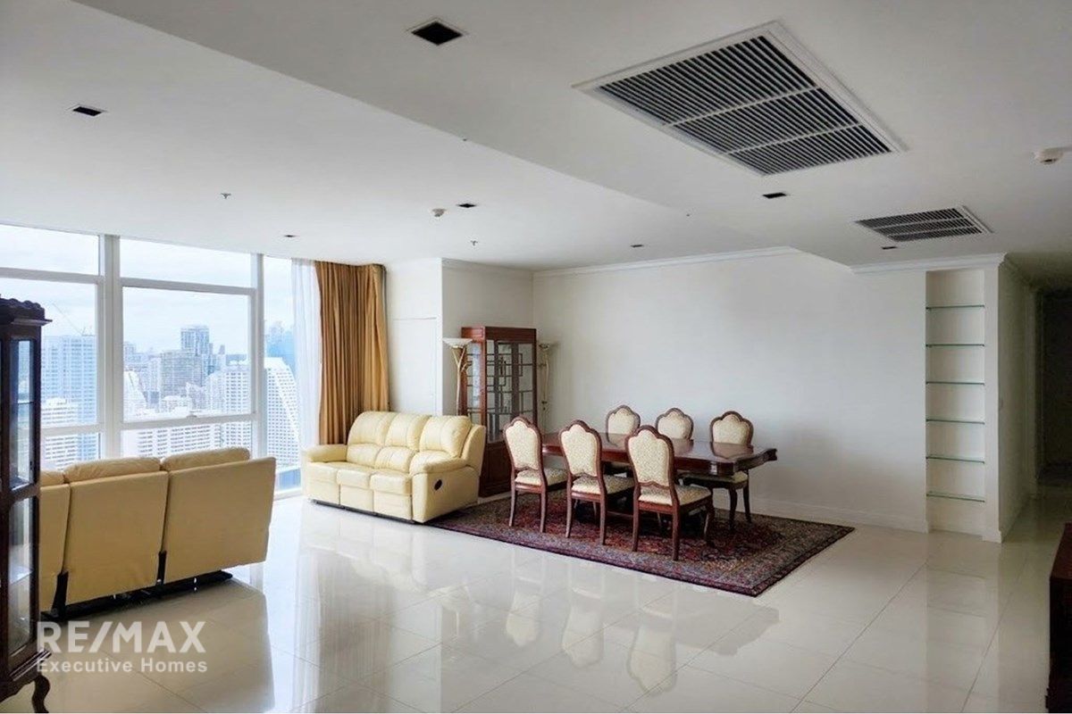 3BR Condo for Rent at Athenee Residence - 197sqm, 34th Floor, 4 Mins Walk to BTS Phloen Chit 2
