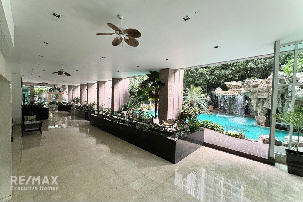 Luxury 3+1BR Condo for Rent in Ploenchit CBD - 7 Mins Walk to BTS Chit Lom 12