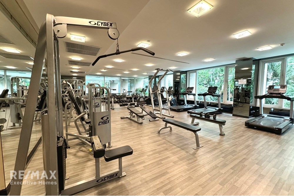 Luxury 3+1BR Condo for Rent in Ploenchit CBD - 7 Mins Walk to BTS Chit Lom 13
