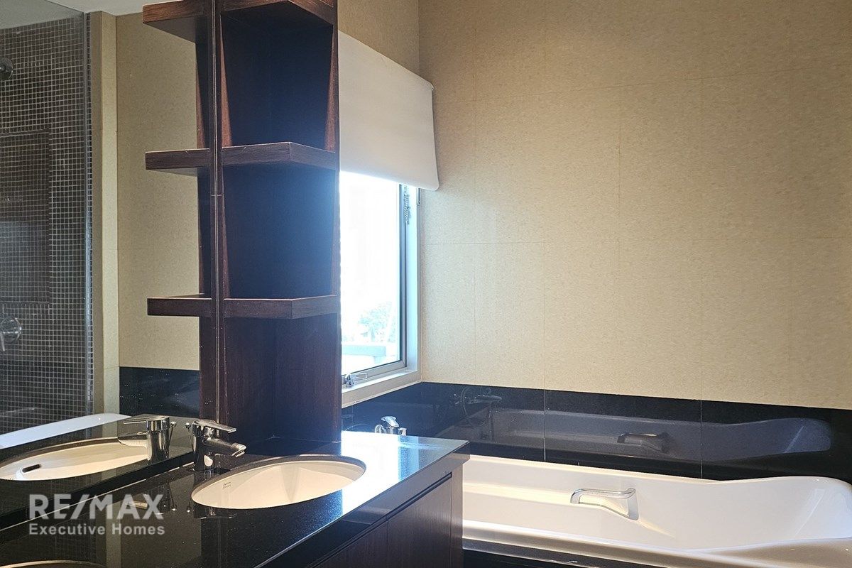 Luxury 3+1BR Condo for Rent in Ploenchit CBD - 7 Mins Walk to BTS Chit Lom 9