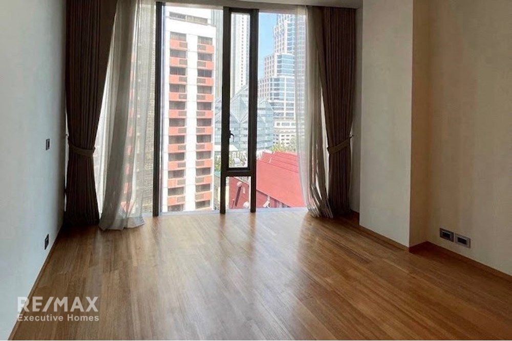 Modern 2BR Condo for Rent at Saladaeng Residences - 90sqm, 10 Mins Walk to Si Lom MRT 4