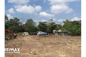 land-for-rent-soi-srinakarin-55-main-street-leading-to-suan-luang-rama-ix-park-behind-paradise-park-shopping-mall-920071001-5915