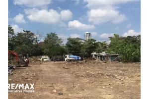 land-for-rent-soi-srinakarin-55-main-street-leading-to-suan-luang-rama-ix-park-behind-paradise-park-shopping-mall-920071001-5996