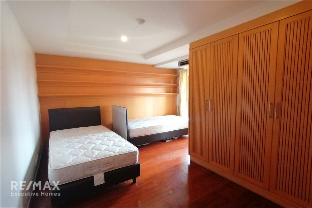 Spacious 3 Beds For Sale Prime Mansion Phrompong 12