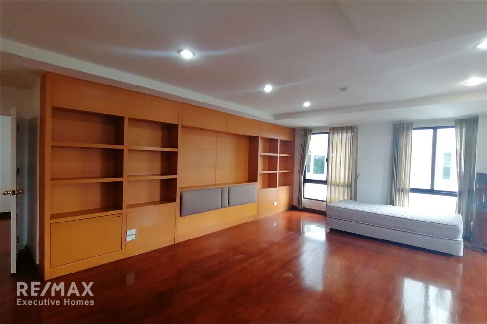 Spacious 3 Beds For Sale Prime Mansion Phrompong 19