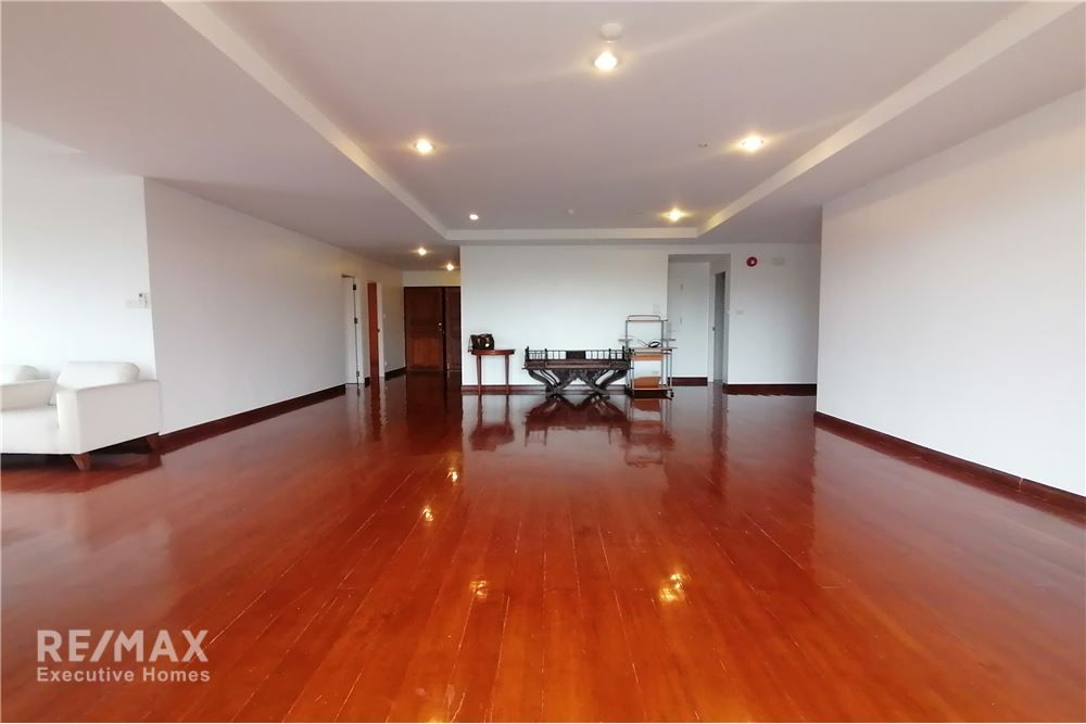 Spacious 3 Beds For Sale Prime Mansion Phrompong 5