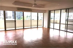 pet-friendly-3-bed-big-balcony-asoke-920071001-8714