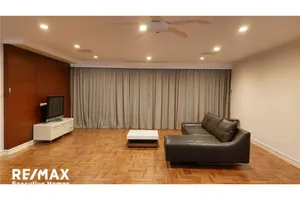 spacious-pet-friendly-unit-in-sukhumvit-20-920071001-9000